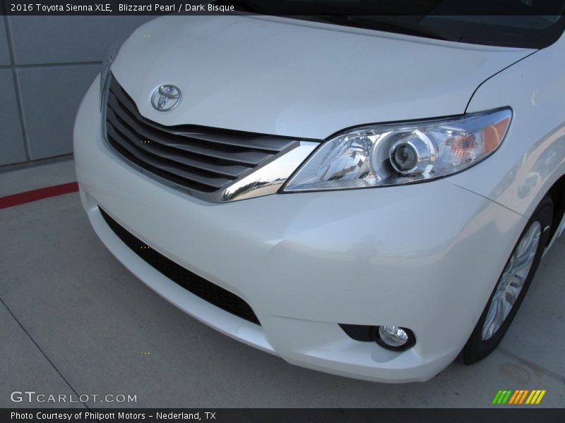 Blizzard Pearl / Dark Bisque 2016 Toyota Sienna XLE