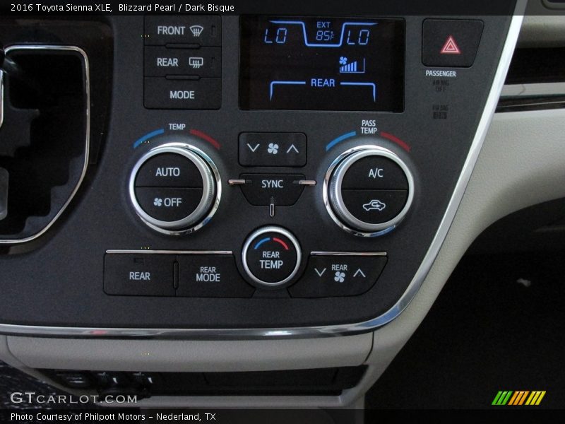 Blizzard Pearl / Dark Bisque 2016 Toyota Sienna XLE