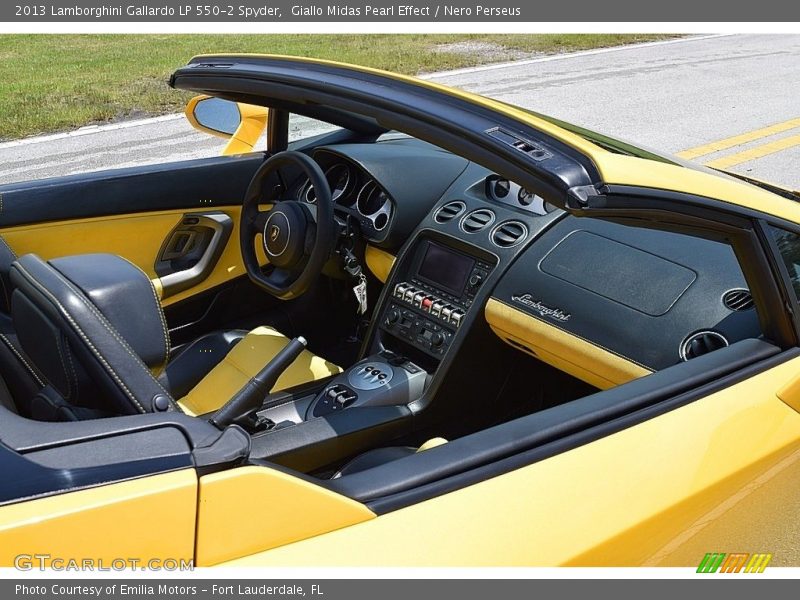 Giallo Midas Pearl Effect / Nero Perseus 2013 Lamborghini Gallardo LP 550-2 Spyder