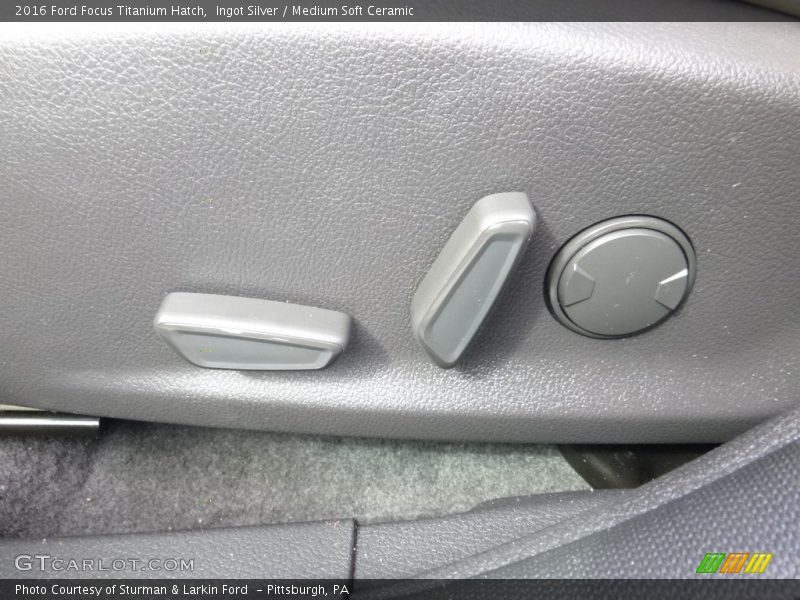 Ingot Silver / Medium Soft Ceramic 2016 Ford Focus Titanium Hatch