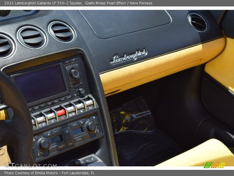 Giallo Midas Pearl Effect / Nero Perseus 2013 Lamborghini Gallardo LP 550-2 Spyder