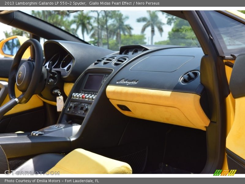 Giallo Midas Pearl Effect / Nero Perseus 2013 Lamborghini Gallardo LP 550-2 Spyder