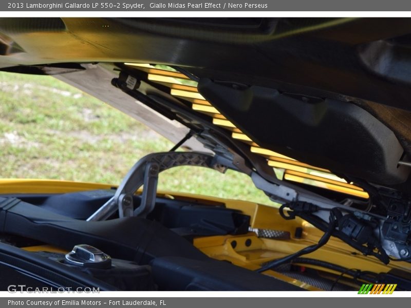 Giallo Midas Pearl Effect / Nero Perseus 2013 Lamborghini Gallardo LP 550-2 Spyder