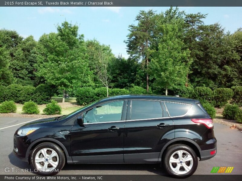 Tuxedo Black Metallic / Charcoal Black 2015 Ford Escape SE