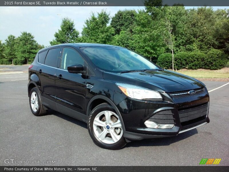 Tuxedo Black Metallic / Charcoal Black 2015 Ford Escape SE