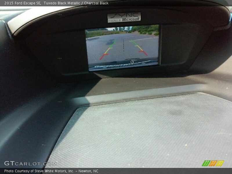 Tuxedo Black Metallic / Charcoal Black 2015 Ford Escape SE