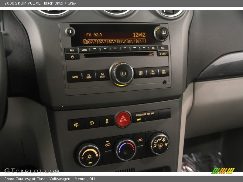 Black Onyx / Gray 2008 Saturn VUE XE
