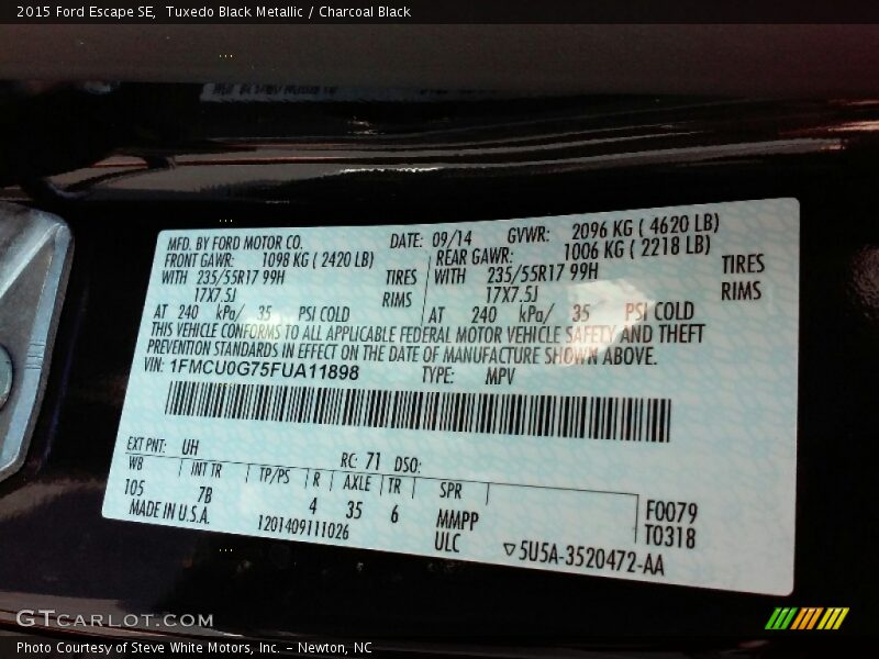 Tuxedo Black Metallic / Charcoal Black 2015 Ford Escape SE