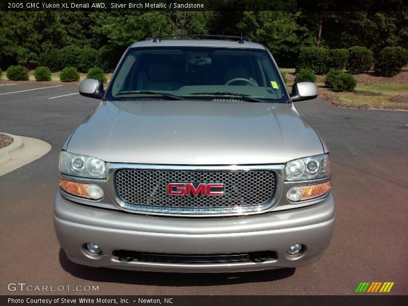 Silver Birch Metallic / Sandstone 2005 GMC Yukon XL Denali AWD
