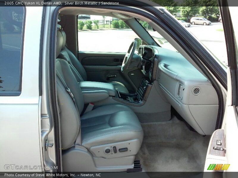 Silver Birch Metallic / Sandstone 2005 GMC Yukon XL Denali AWD