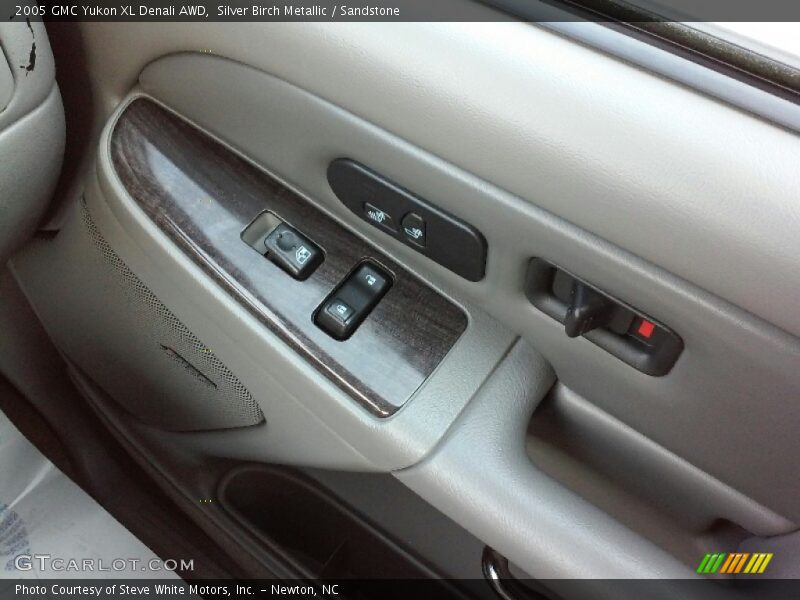 Silver Birch Metallic / Sandstone 2005 GMC Yukon XL Denali AWD