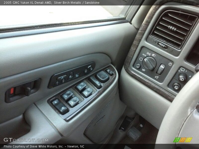 Silver Birch Metallic / Sandstone 2005 GMC Yukon XL Denali AWD