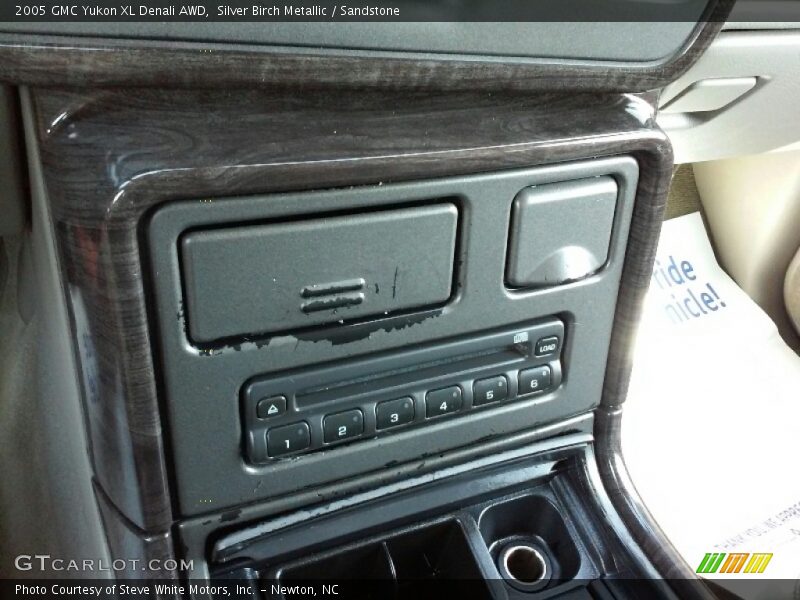 Silver Birch Metallic / Sandstone 2005 GMC Yukon XL Denali AWD