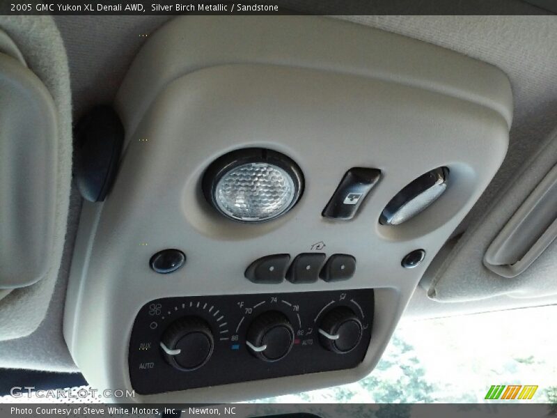 Silver Birch Metallic / Sandstone 2005 GMC Yukon XL Denali AWD