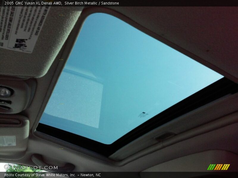 Silver Birch Metallic / Sandstone 2005 GMC Yukon XL Denali AWD