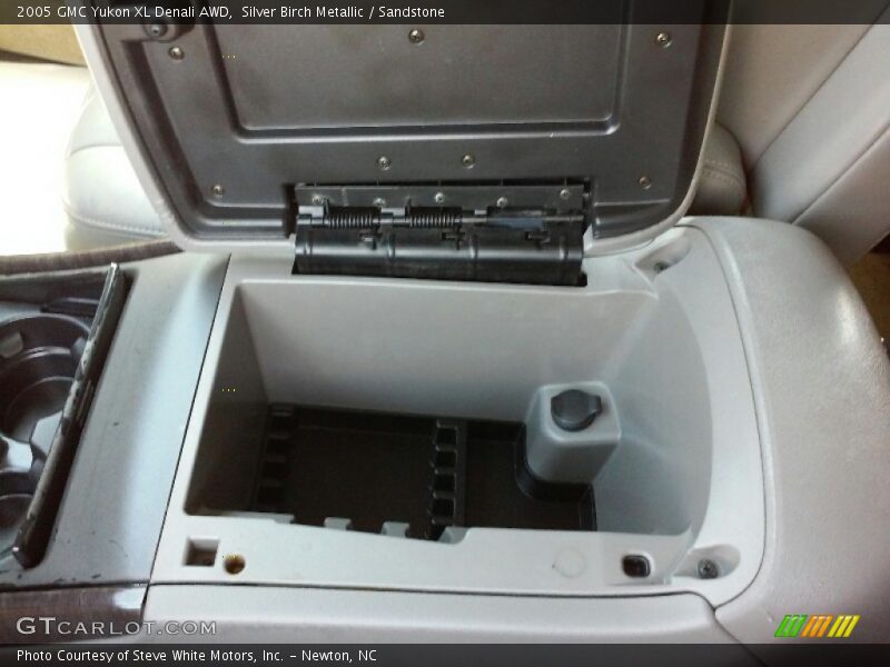 Silver Birch Metallic / Sandstone 2005 GMC Yukon XL Denali AWD