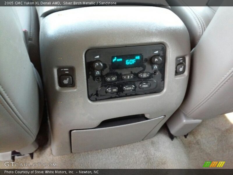 Silver Birch Metallic / Sandstone 2005 GMC Yukon XL Denali AWD