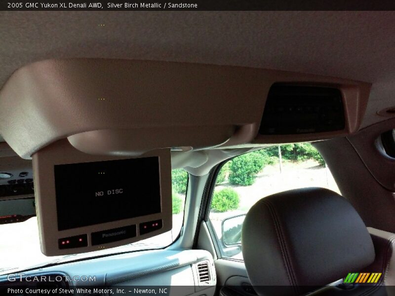 Silver Birch Metallic / Sandstone 2005 GMC Yukon XL Denali AWD