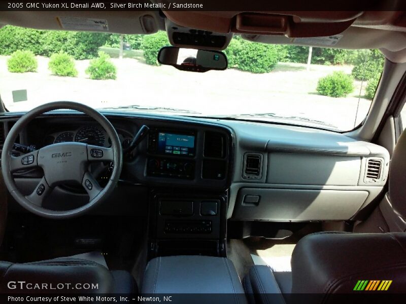 Silver Birch Metallic / Sandstone 2005 GMC Yukon XL Denali AWD