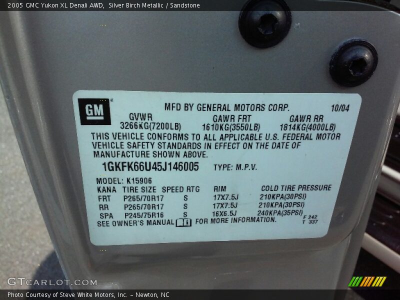 Silver Birch Metallic / Sandstone 2005 GMC Yukon XL Denali AWD