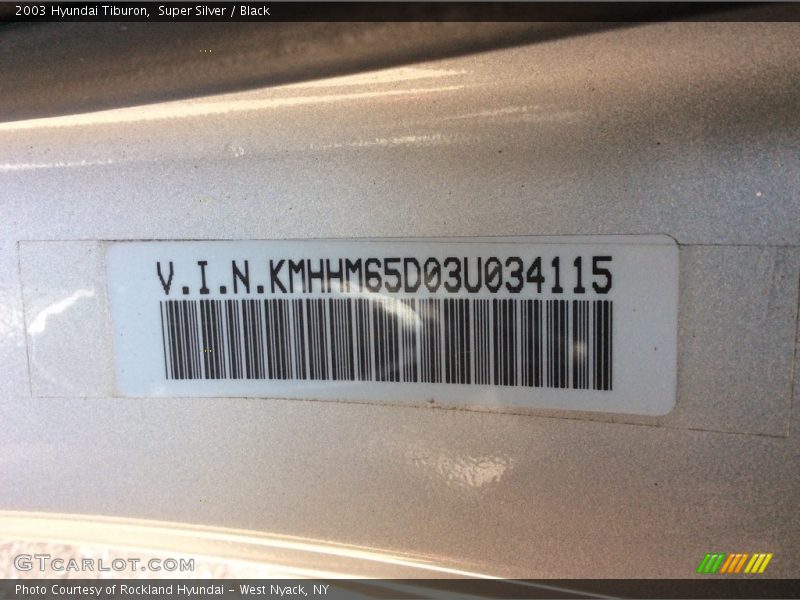 Super Silver / Black 2003 Hyundai Tiburon