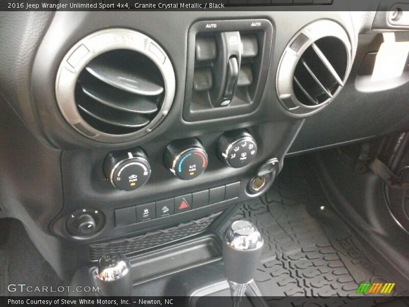 Granite Crystal Metallic / Black 2016 Jeep Wrangler Unlimited Sport 4x4