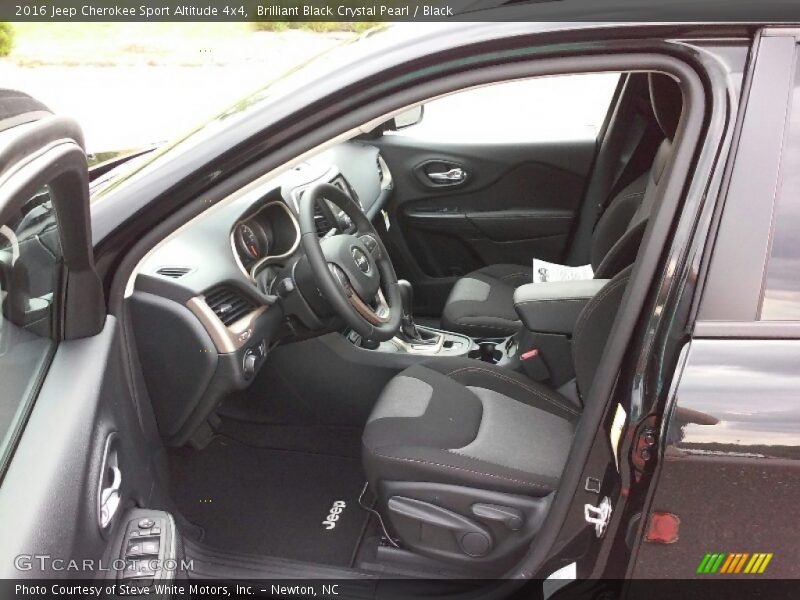 Brilliant Black Crystal Pearl / Black 2016 Jeep Cherokee Sport Altitude 4x4