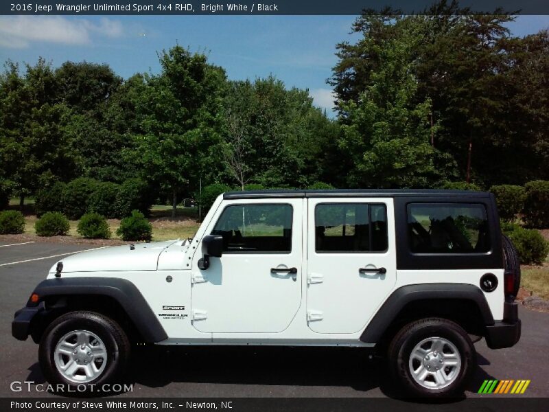 Bright White / Black 2016 Jeep Wrangler Unlimited Sport 4x4 RHD