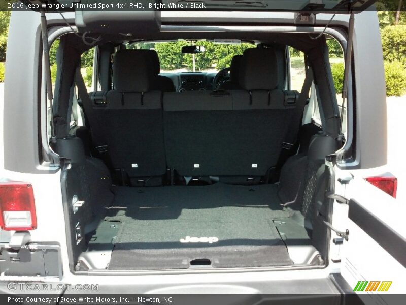 Bright White / Black 2016 Jeep Wrangler Unlimited Sport 4x4 RHD