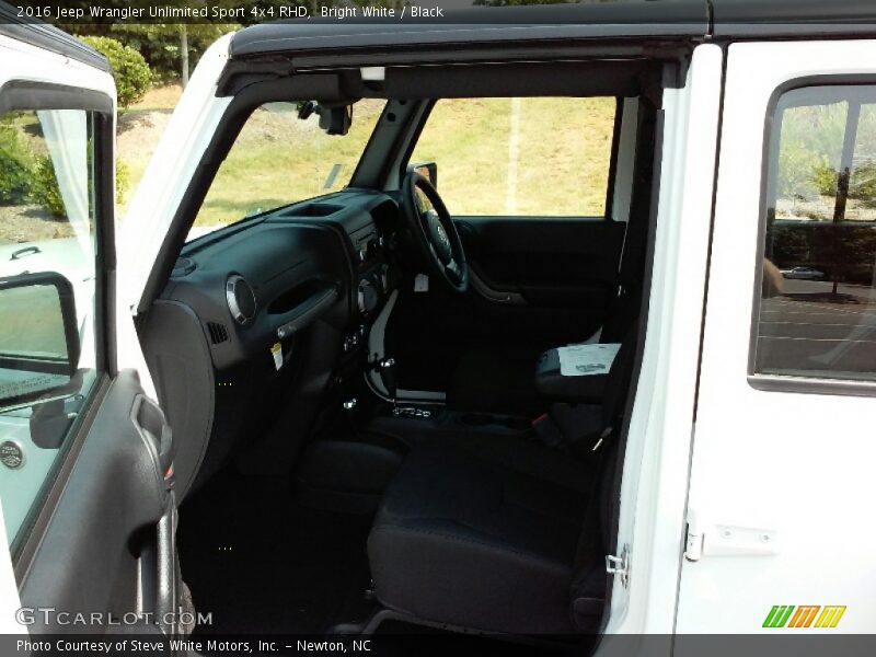 Bright White / Black 2016 Jeep Wrangler Unlimited Sport 4x4 RHD