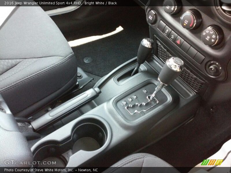 Bright White / Black 2016 Jeep Wrangler Unlimited Sport 4x4 RHD