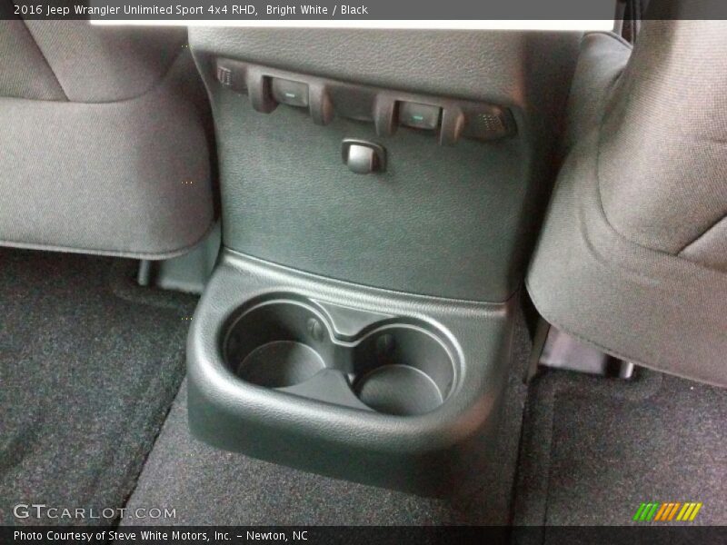 Bright White / Black 2016 Jeep Wrangler Unlimited Sport 4x4 RHD