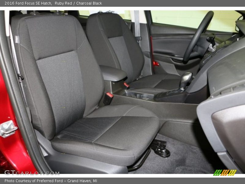 Ruby Red / Charcoal Black 2016 Ford Focus SE Hatch