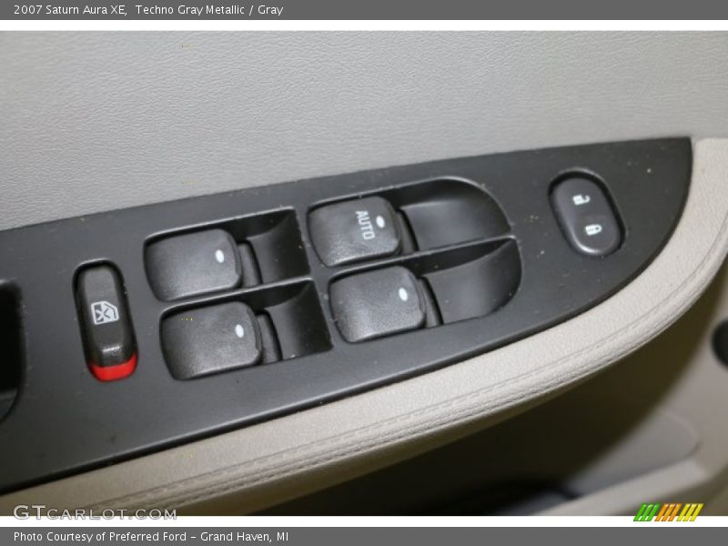 Techno Gray Metallic / Gray 2007 Saturn Aura XE