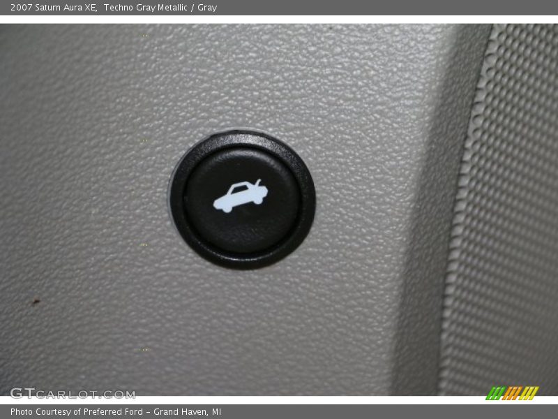 Techno Gray Metallic / Gray 2007 Saturn Aura XE
