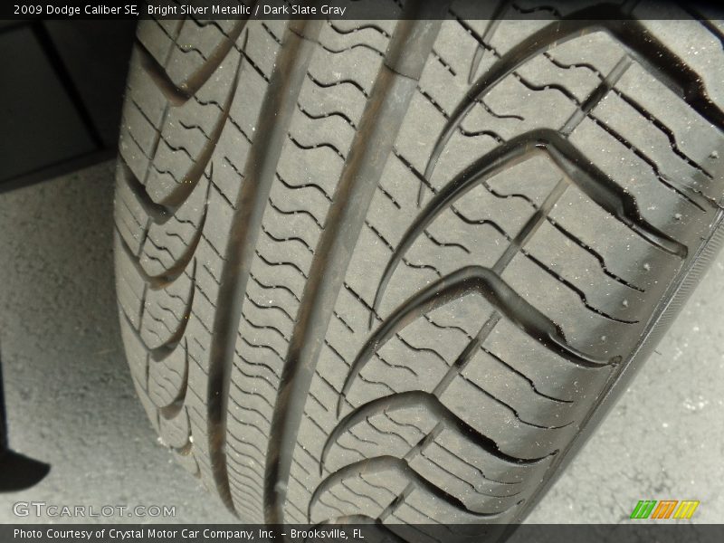Bright Silver Metallic / Dark Slate Gray 2009 Dodge Caliber SE
