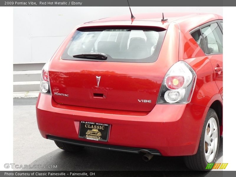 Red Hot Metallic / Ebony 2009 Pontiac Vibe