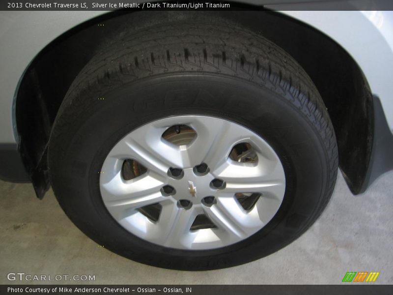 Silver Ice Metallic / Dark Titanium/Light Titanium 2013 Chevrolet Traverse LS
