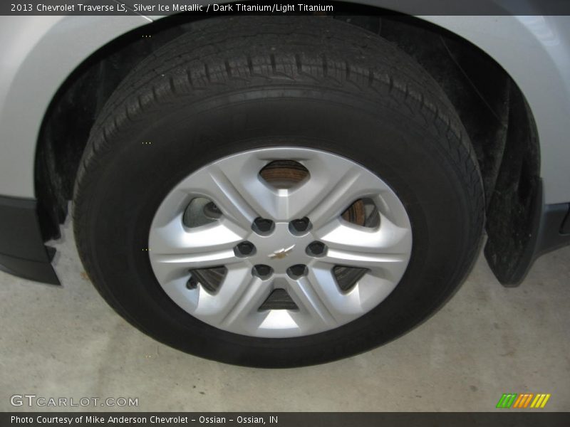 Silver Ice Metallic / Dark Titanium/Light Titanium 2013 Chevrolet Traverse LS