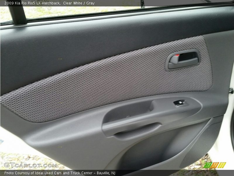 Clear White / Gray 2009 Kia Rio Rio5 LX Hatchback
