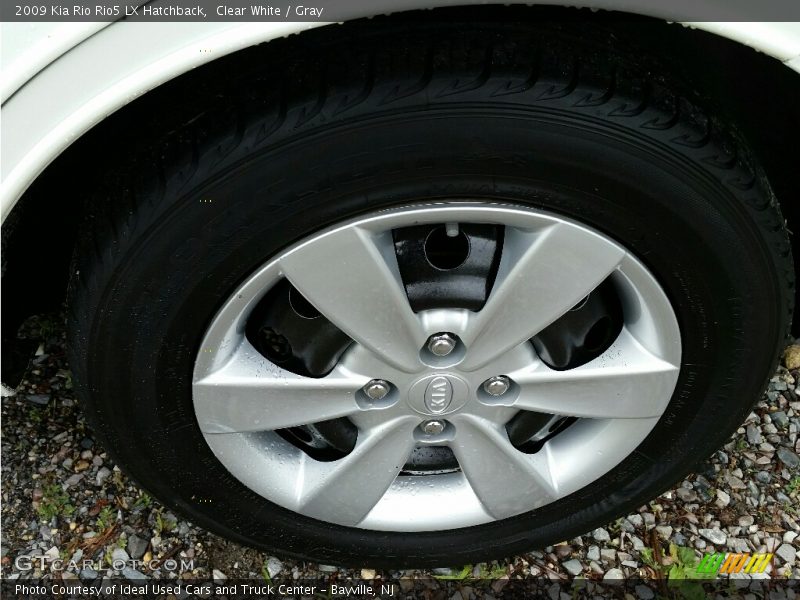 Clear White / Gray 2009 Kia Rio Rio5 LX Hatchback