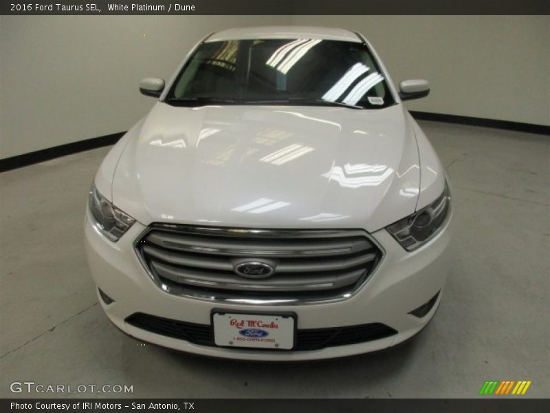 White Platinum / Dune 2016 Ford Taurus SEL
