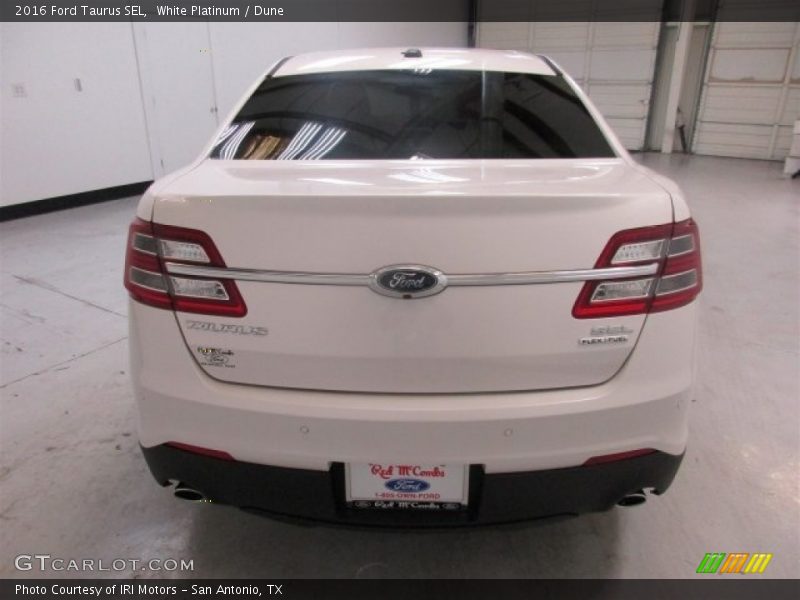 White Platinum / Dune 2016 Ford Taurus SEL