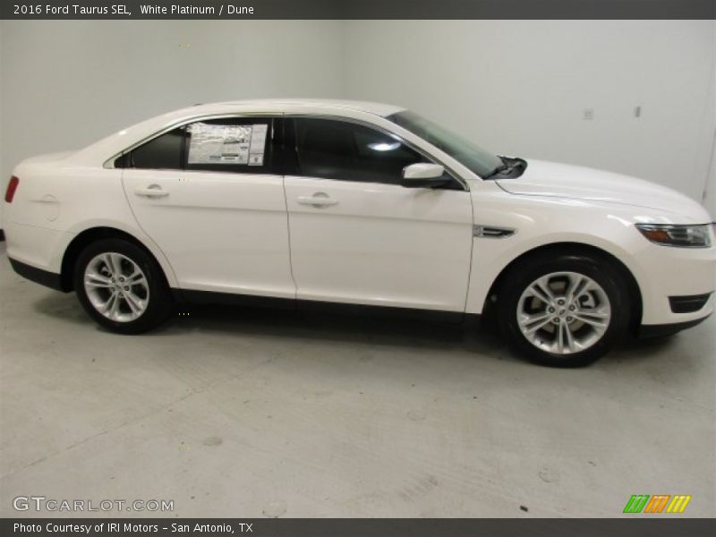 White Platinum / Dune 2016 Ford Taurus SEL
