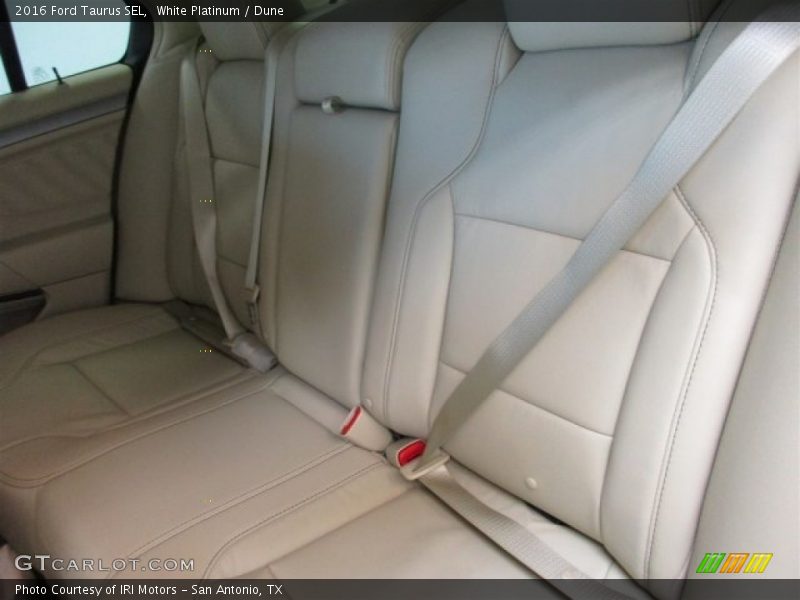 White Platinum / Dune 2016 Ford Taurus SEL