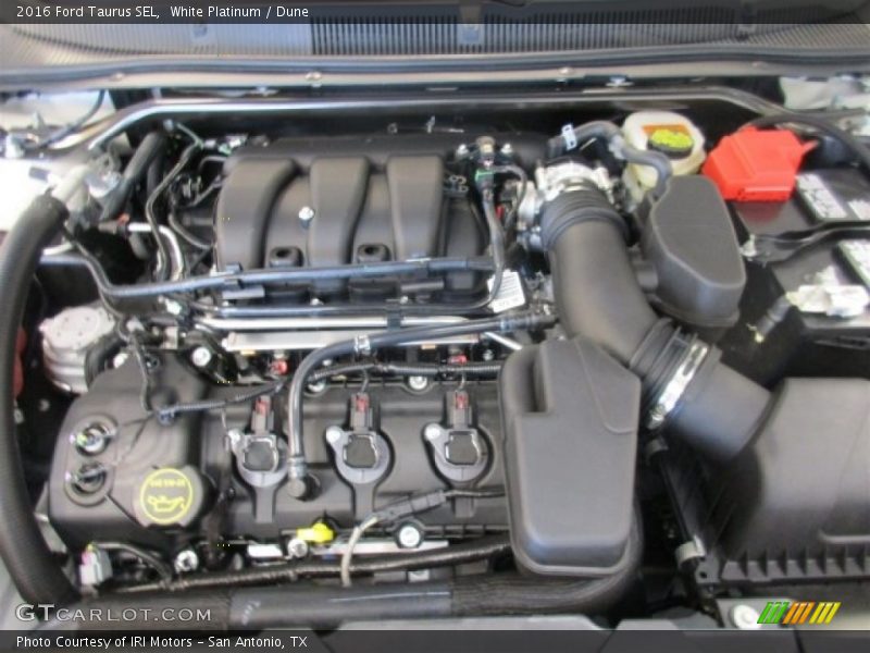 White Platinum / Dune 2016 Ford Taurus SEL