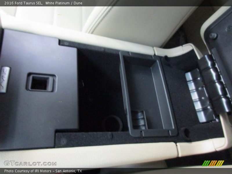 White Platinum / Dune 2016 Ford Taurus SEL