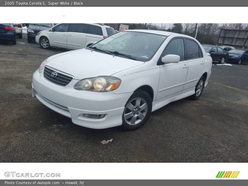 Super White / Black 2005 Toyota Corolla S