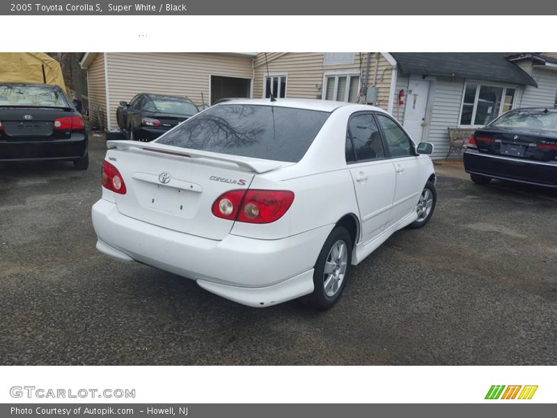 Super White / Black 2005 Toyota Corolla S
