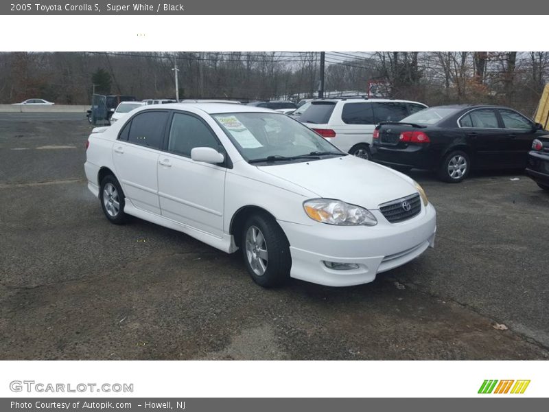 Super White / Black 2005 Toyota Corolla S